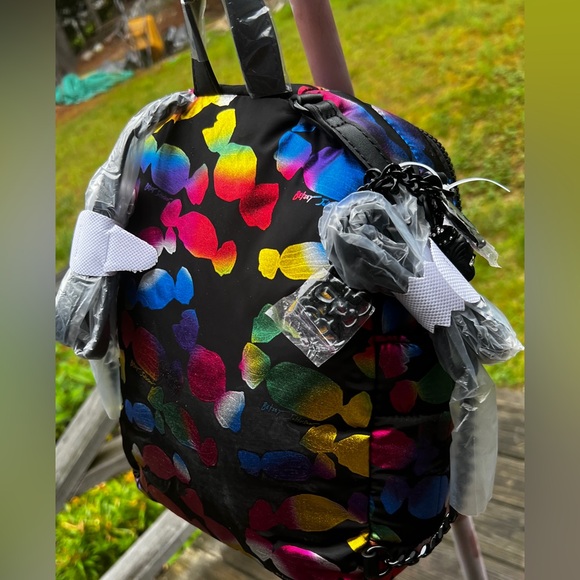 Betsey Johnson Puffey posey backpack - Picture 4 of 15